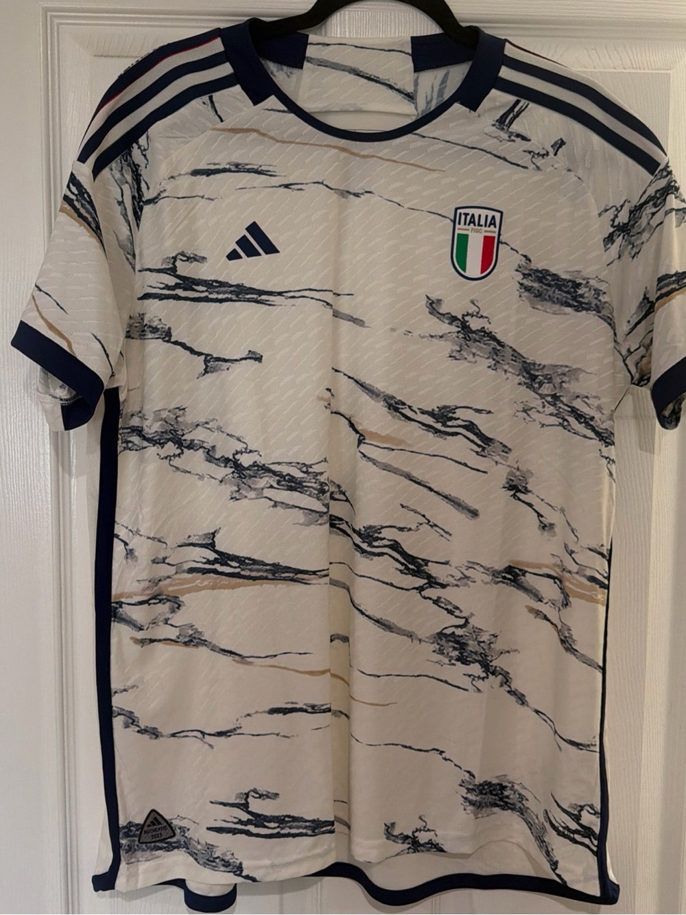 Adidas Italy Authentic Soccer Jersey Women XXL  Away HT2198  (read description)